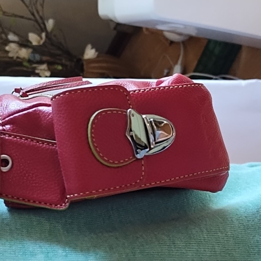 Hype Red Leather Shoulder Bag - Picture 3 of 13
